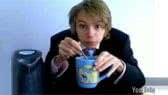 How to be English: making a cup of tea (Charlie McDonnell)